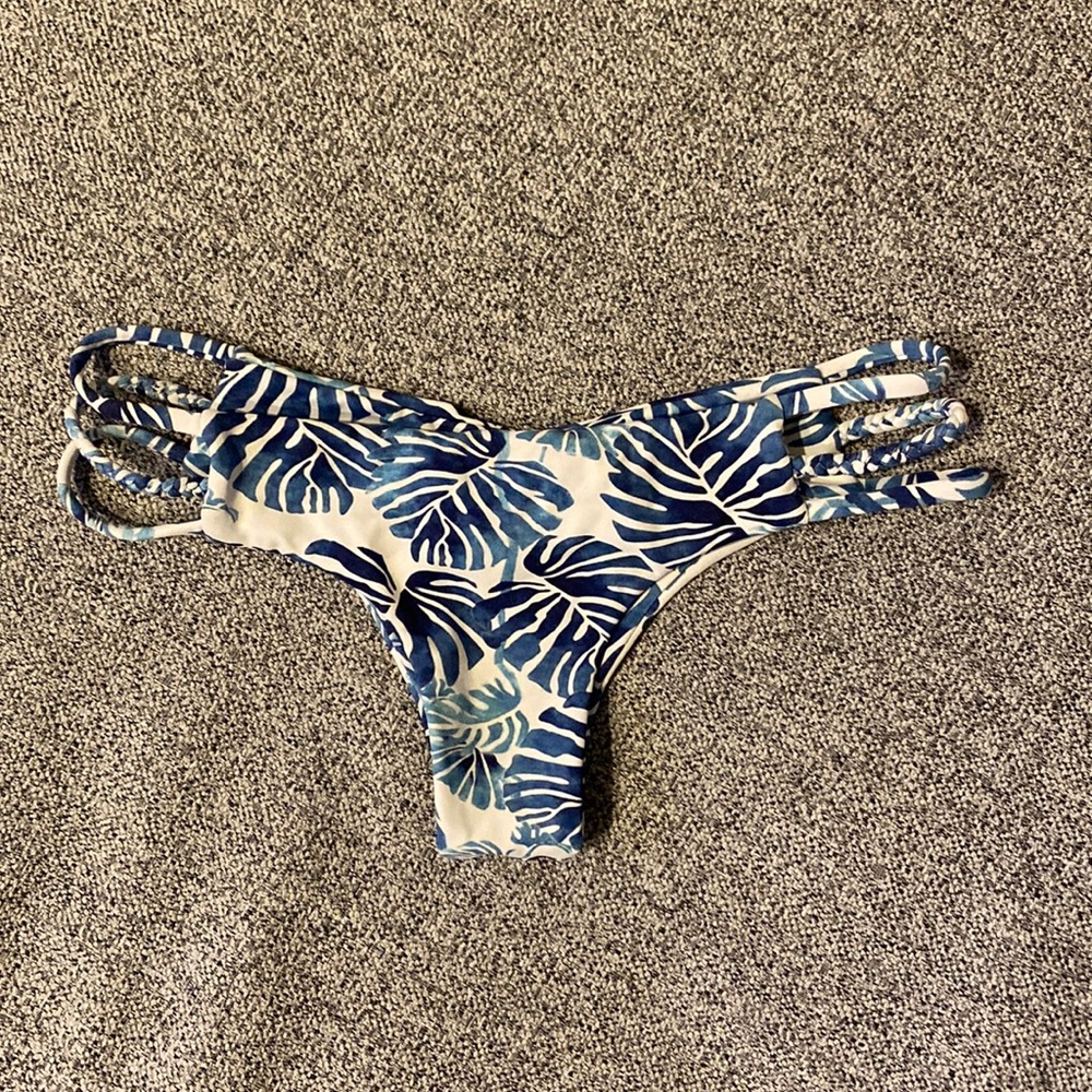 Midori Tavarua bottoms